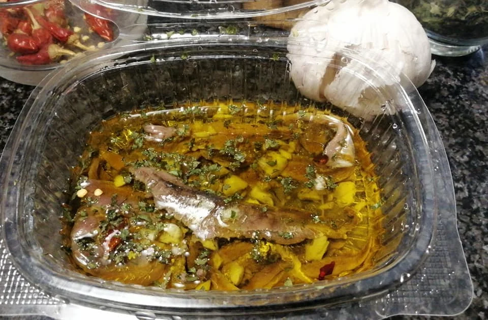 Acciughe marinate