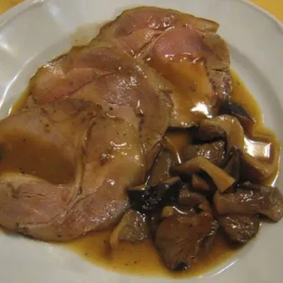 Arrosto di vitello ai funghi porcini: Un delizioso piatto autunnale