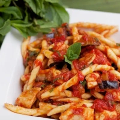 Busiate con pesce spada e melanzane