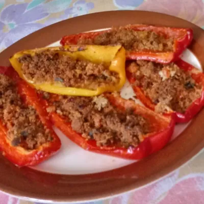 Falde di peperoni ripieni al forno
