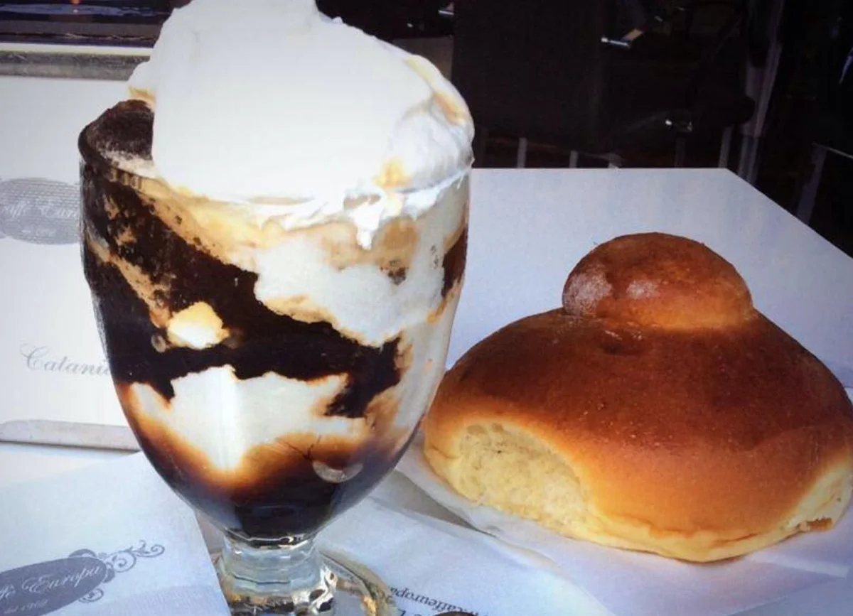 Granita di caffè con panna