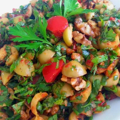 Insalata di olive verdi schiacciate: Ricetta autentica siciliana