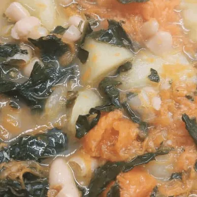 Minestra di verdure e legumi