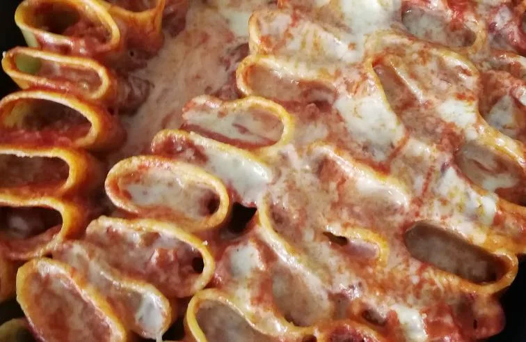 Paccheri ripieni con ricotta e tuma