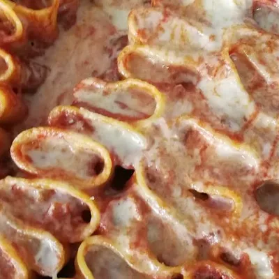 Paccheri ripieni con ricotta e tuma