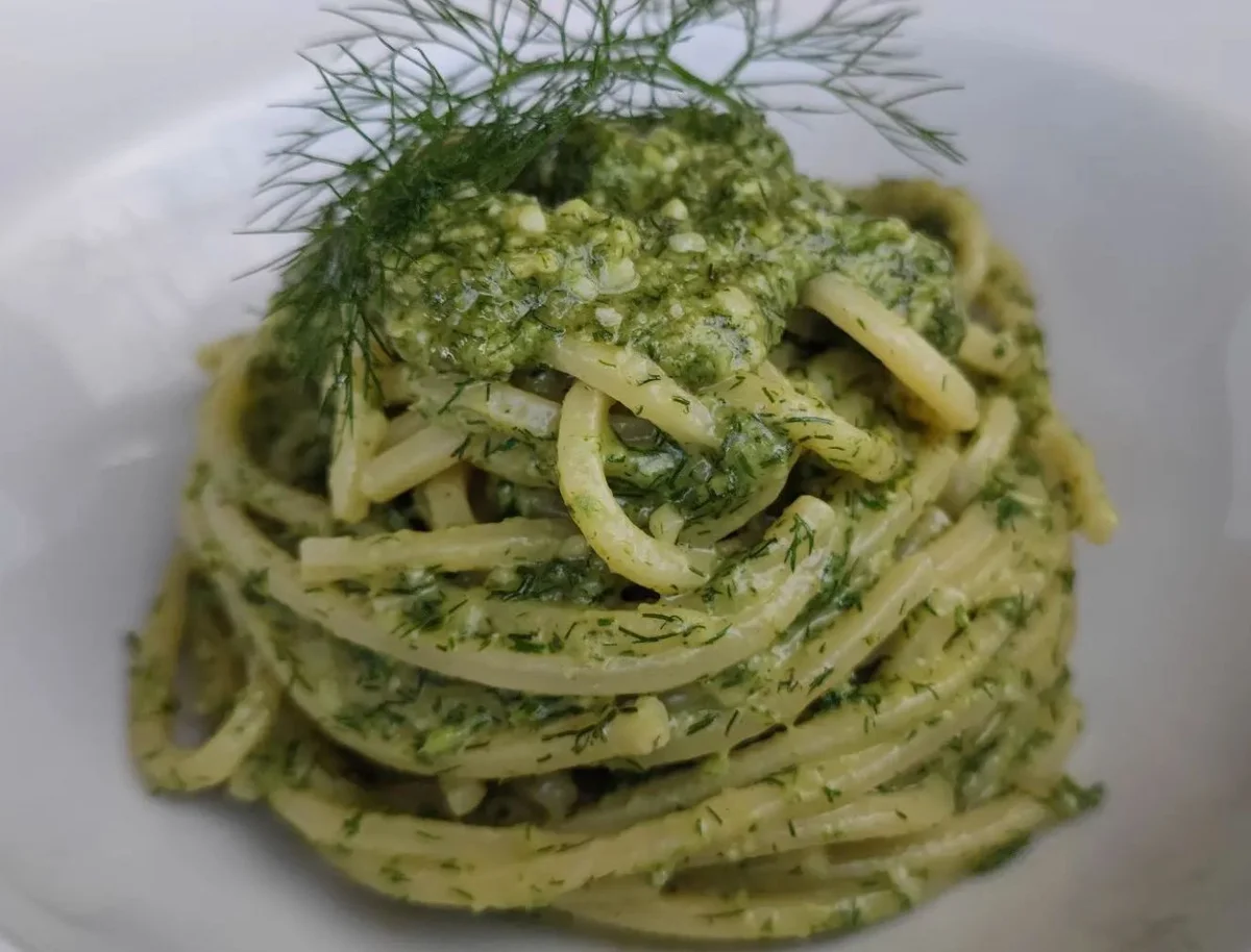 Pasta col pesto di finocchietto selvatico