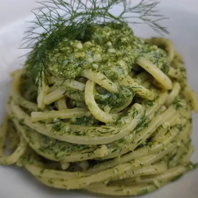 Pasta col pesto di finocchietto selvatico