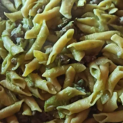 Pasta con asparagi e salsiccia: Ricetta originale siciliana