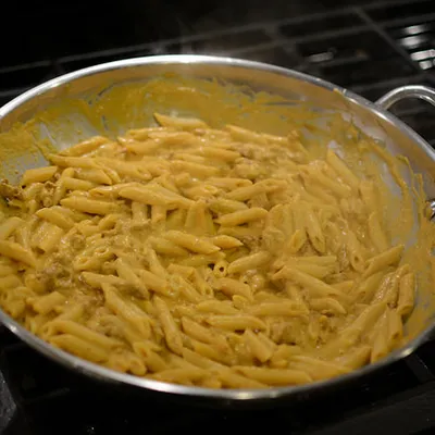 Pasta con fave fresche e zucca gialla