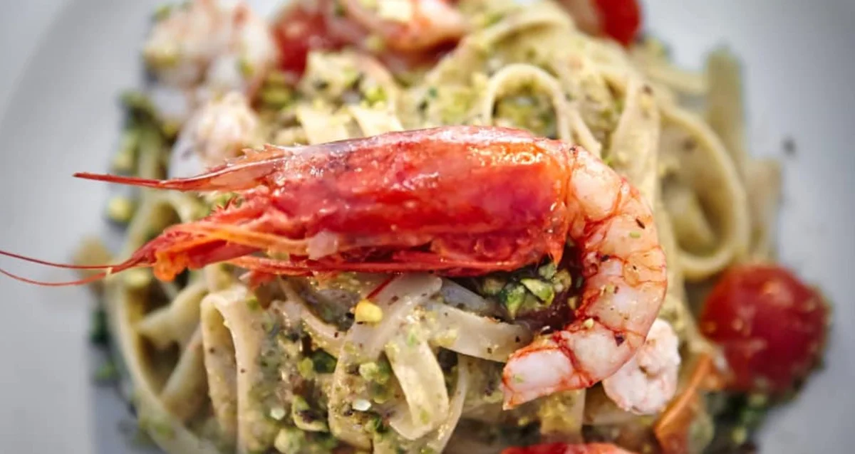 Pasta con gamberi e pistacchio di Bronte