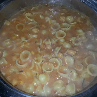 Pasta con i ceci alla palermitana
