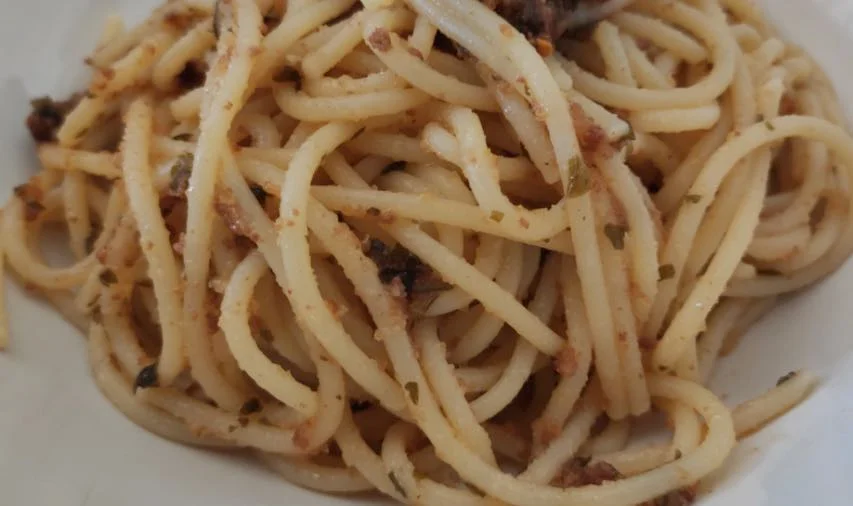 Pasta con la salsa moresca