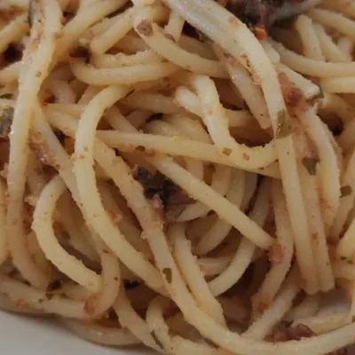 Pasta con la salsa moresca