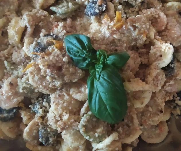 Pasta con ricotta e salsiccia