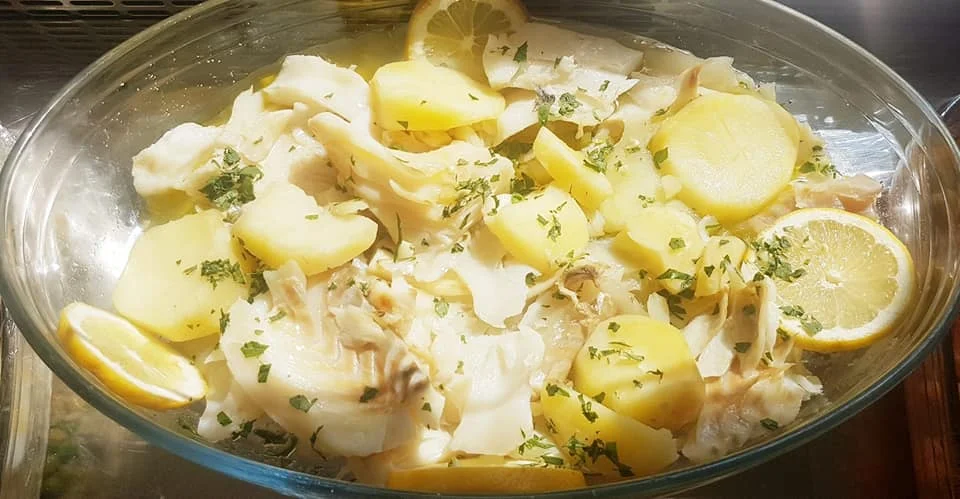 Pesce stocco con le patate in bianco (pisci stoccu a tuttu dintra chî patati)