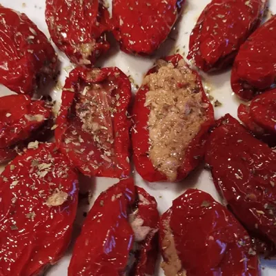 Pomodori secchi ripieni