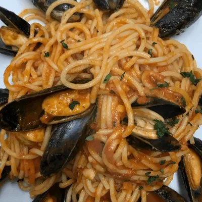 Spaghetti con le cozze alla siciliana