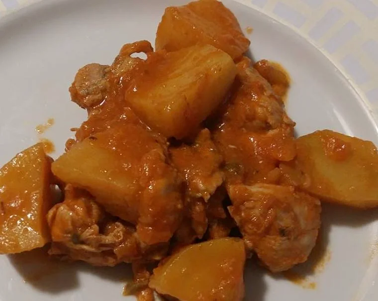 Spezzatino di pollo alla siciliana: A tavola con stile