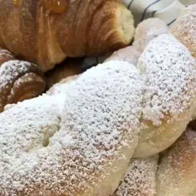 Treccine siciliane dolci con lo zucchero